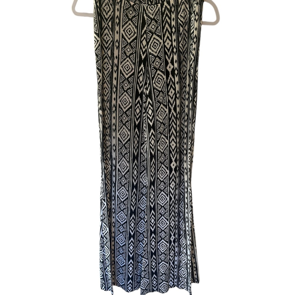 Decree Knit Bell Bottoms. Size Med. Black and white. 263